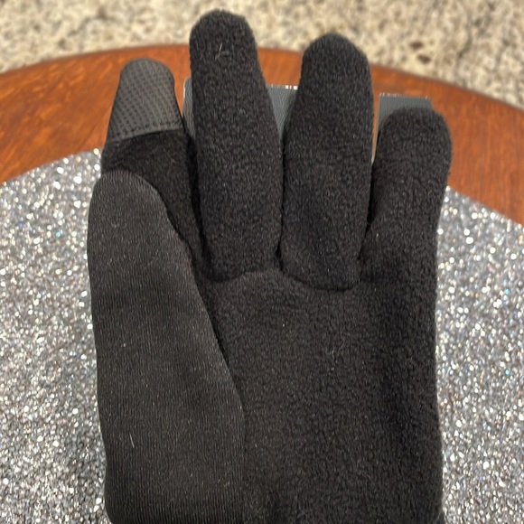 NWT SF 49ers gloves with technology index fingers. Embroidered SF logo on both. - Picture 4 of 9